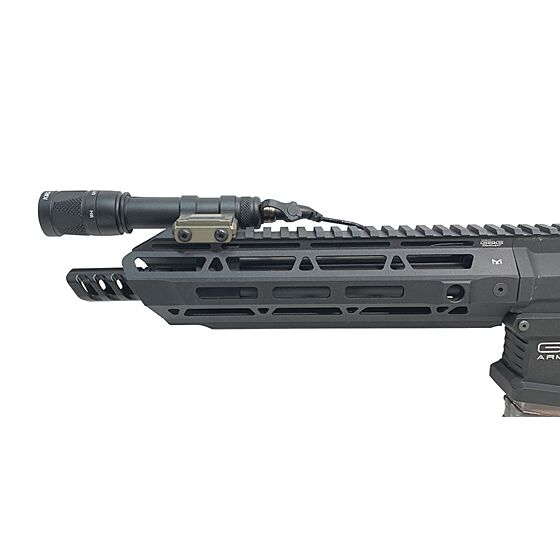 SOTAC controllo remoto e porta torcia UT-style 20mm per flash light M300/M600 (dark earth)