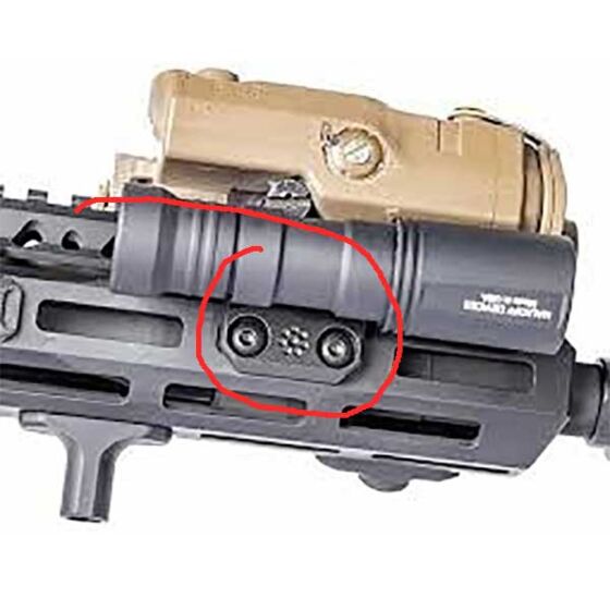 Sotac porta torcia AD style per astine M-LOK (nera)
