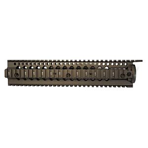 Nuprol bocca rail omega type 12 pollici per fucile m4 (dark earth)
